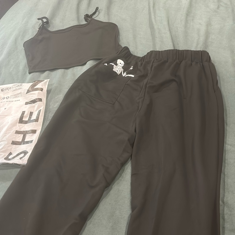 Jogger and crop top from SHEIN never worn still in the bag